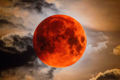La superluna de Castor iluminará el cielo el 5 de noviembre de 2025, siendo la luna más grande y brillante del año.