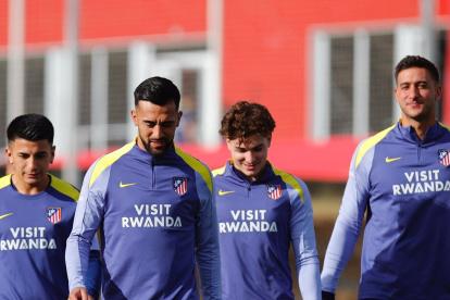 Atlético de Madrid apelará a la efectividad de Julián "La Araña" Álvarez (c-d) para destrabar el partido.