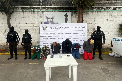 Los implicados estaban en un vehículo azul que transitaba por el sector de Santa Anita.