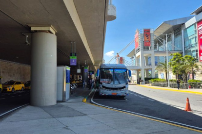 Nueva conexión entre el Aeropuerto de Quito y el Metro facilita la movilidad de los turistas.