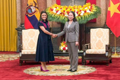 La vicepresidenta María José Pinto y su homóloga vietnamita, Võ Thị Ánh Xuân.