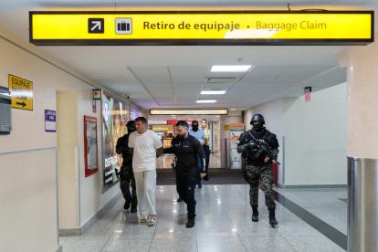 Las autoridades ecuatorianas deportaron al ciudadano lituano Maciulis Dainius.