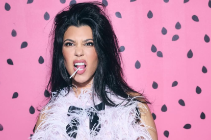 Kourtney Kardashian asegura que las Lemme Purr Lollipops son una extensión divertida de uno de sus productos más vendidos.