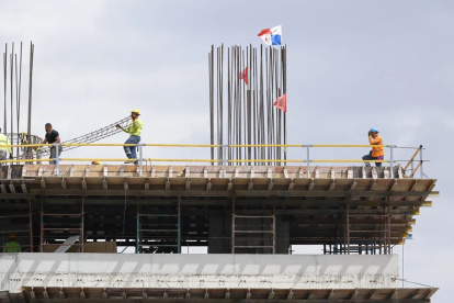 En 2024. Hubo 2.100 empresas españolas que invirtieron en América Latina, mientras que solo 500 desinvirtieron.