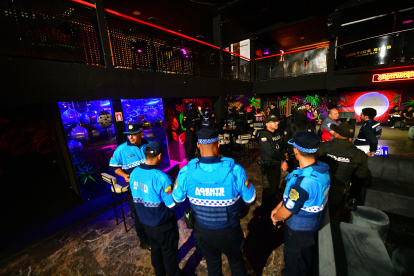 En Urdesa denuncian fiestas y discotecas clandestinas.