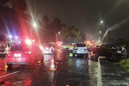 Cuatro personas resultaron afectadas en el siniestro de tránsito en la av. Simón Bolívar.