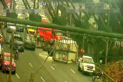 El accidente se registró en el Puente de la Unidad Nacional, al mediodía de este martes 28 de octubre.