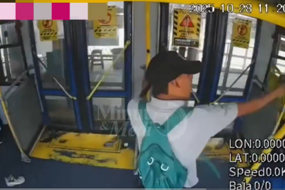 Video muestra robo en plena Metrovía de Guayaquil y causa indignación