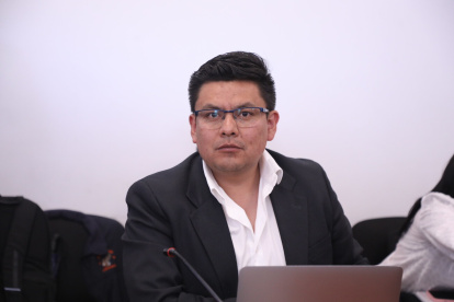 El asambleísta del correísmo Luis Molina presentó los resultados de la fiscalización.