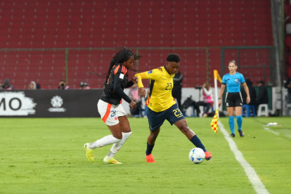 Ecuador no pudo de local y cayó derrotado 1-2 contra Colombia, pasada la hora.