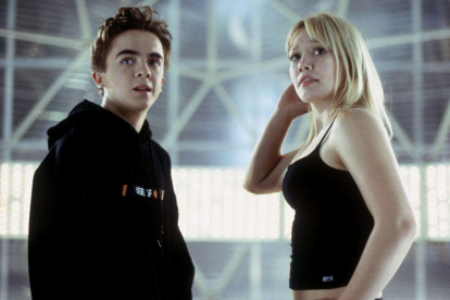 Escena de El agente Cody Banks con Hillary Duff y Frankie Muniz.