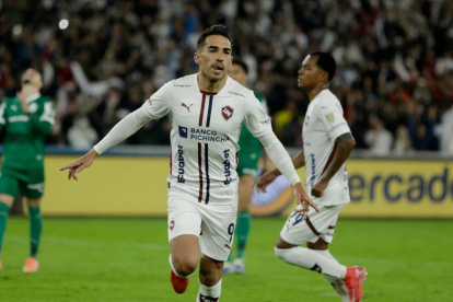 Lisandro Alzugaray celebra uno de los goles de Liga de Quito ante Palmeiras.