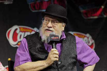 George R.R. Martin en la Convención Internacional de Cómics, impulsando la defensa de los derechos de autor contra el entrenamiento de la Inteligencia Artificial.