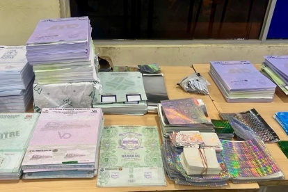 Entre los indicios se encontró supuesta documentación.