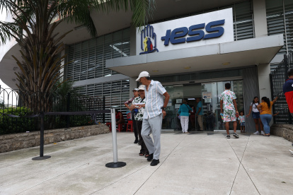 El edificio del Instituto Ecuatoriano de Seguridad Social en la ciudad de Guayaquil.