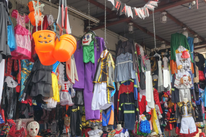 Las tendencias del cine y las plataformas de streaming se toman las "perchas" del centro de la ciudad.