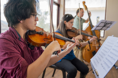 Cosmundo se define como una misión cultural y educativa. Su apuesta busca crear oportunidades a través del arte.