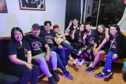 Fanáticos del club Pies Descalzos Ecuador.