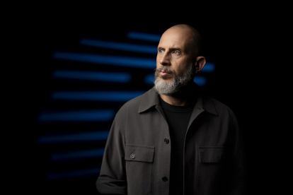 El tema es parte de un nuevo álbum que saldrá a fines del próximo año. El primer sencillo, Anhelos rotos, salió en enero.