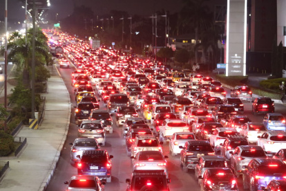 Sin pronunciamiento oficial: Hasta el cierre de la nota, no hubo respuesta del alcalde Juan José Yúnez ni de la Alcaldía, respecto al tráfico registrado en la avenida Samborondón.