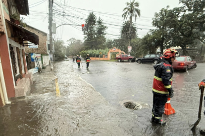 Las fuertes lluvias del 31 de octubre provocaron acumulación de agua en Conocoto.