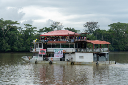 Travesía. La Flotilla Yaku Mama, símbolo de unidad, sigue su recorrido por Brasil rumbo a Belém, guiada por el espíritu de la Madre Agua.
