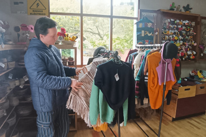 Tienda. Las prendas de lana atraen a turistas nacionales y extranjeros.
