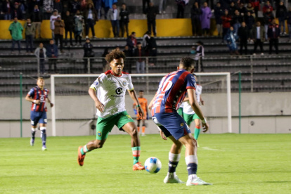 Deportivo Quito y Mineros igualaron a un gol en el estadio Gonzalo Pozo.