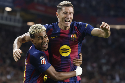 Robert Lewandowski (d) y Lamine Yamal (i) son las esperanzas de gol del FC Barcelona.