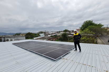 En Manta, en la provincia de Manabí, la energía fotovoltaica a través de paneles ha ganado terreno.