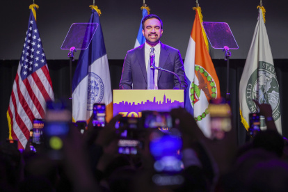 Zohran Mamdani, alcalde electo de la ciudad de Nueva York, pronuncia un discurso durante una fiesta celebrada la noche de las elecciones.