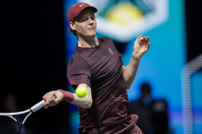 Jannik Sinner es el actual Top #1 del Tenis mundial, liderando el ranking ATP por encima de Carlos Alcaraz.