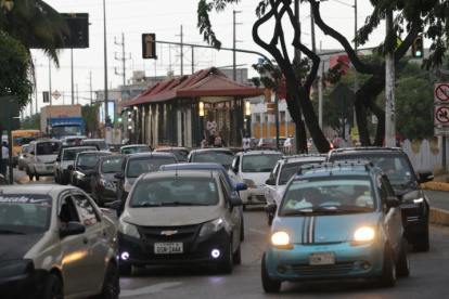 La avenida luce colapsada en ciertos horarios.