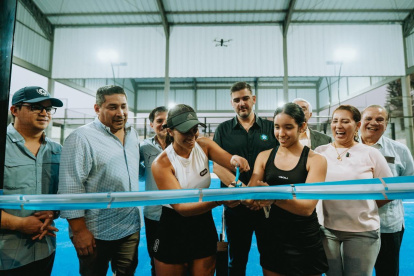 Aquiles Álvarez durante la inauguración del complejo deportivo y canchas de Pádel en Urdesa.