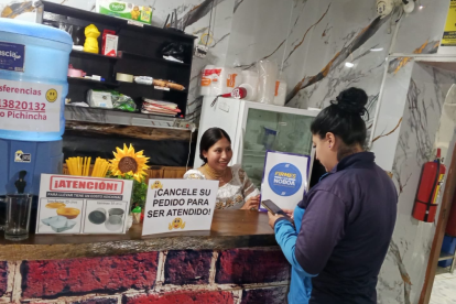 Mil dólares entregó el Ministerio de Desarrollo Humano a emprendedores de Imbabura, que tuvieron que cerrar sus locales durante el paro.