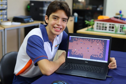 Iniciativas estudiantiles integran robótica, programación y diseño para fomentar una educación moderna y participativa.