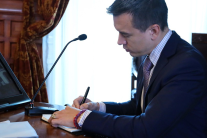 Daniel Noboa dijo que ChatGPT es una herramienta ilimitada que sirve para cualquier cosa: desde hacer discursos políticos hasta diseñar una Constitución.