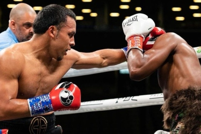 Arnold González (i) en una de sus últimas peleas en cuadriláteros de Estados Unidos donde tiene buenas presentaciones.