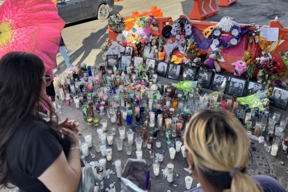 Recuerdo. Los familiares claman por el descanso de fallecidos.