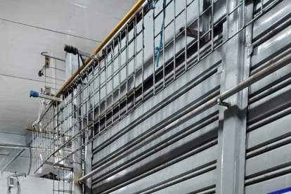 Venta ilegal de pirotecnia causa clausuras en La Bahía de Guayaquil.