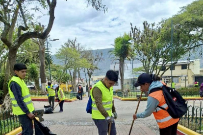 Noventa personas colaboran en limpieza durante concierto de Shakira en Quito