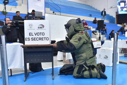 En el simulacro nacional realizado por el CNE también se puso en práctica el protocolo ante amenaza de explosivos.