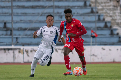 Emelec sufrió una remontada de 2-1 ante El Nacional en la Cocha.