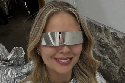 La presentadora de noticias, Diana León