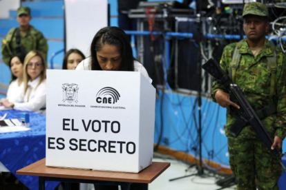 El CNE anunció que más de 4000 planteles educativos serán recintos electorales.