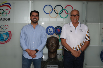 José David Jiménez (i) y Jorge Delgado, del Viceministerio y COE, respectivamente, hoy enfrentados
