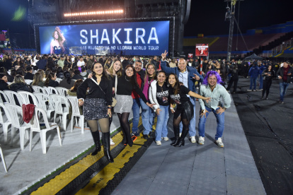 En cada día de concierto de la colombiana Shakira asistieron aproximadamente 35.000 personas.