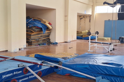 El coliseo de Gimnasia del CEAR Leónidas Proaño en Macas, evidencia el descuido.