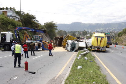 El 30 de octubre, un siniestro de tránsito, que dejó tres fallecidos, involucró a un vehículo pesado.