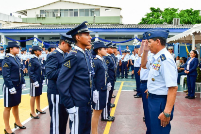 La influencia militar en la educación refuerza el liderazgo juvenil basado en valores nacionales.